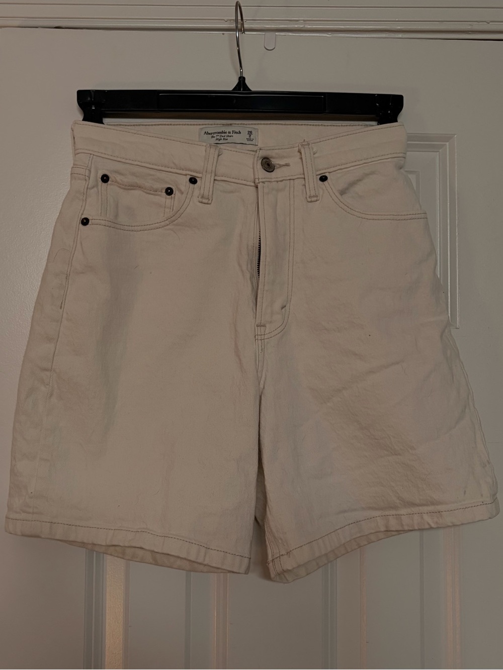 Abercrombie & Fitch Ivory High-Rise 7" Dad Shorts
